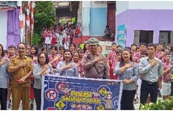 Satlantas Polresta Manado menggelar kegiatan “Grebeg Sekolah” di SD GMIM 54 Lapangan mulai pukul 08.00 hingga 10.00 WITA. Kegiatan ini melibatkan empat personel, di antaranya Iptu Repy Samel, Bripka Juningsih Djahido, Endrico Londah, dan Riski Laloan, di bawah komando Kasat Lantas pada hari Selasa, 16 Januari 2024.