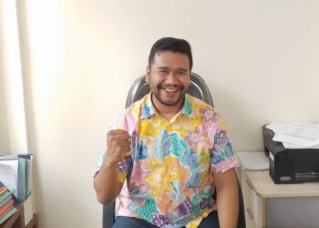 Sosok Muda yang menggawangi Perumda Tirta Kahuripan Cabang Jonggol Bapak Alfa Syaf Pratama,S.A.B disambangi oleh Jurnalis Mitra Polri di Kantornya. Kamis 18/01/2024 (foto : Dok : RH/Mitrapolri.com)