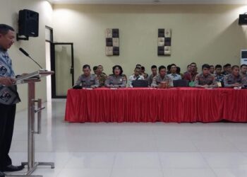 Kegiatan BinRohTal (Bimbingan Rohani dan Mental) yang diikuti oleh anggota Polresta Manado yang beragama Nasrani berlangsung dengan penuh keharmonisan. Ibadah Oikumene menjadi sarana utama dalam pelaksanaan kegiatan tersebut, dilaksanakan mulai pukul 09.00 hingga 10.00 WITA pada hari Kamis, 18 Januari 2024.