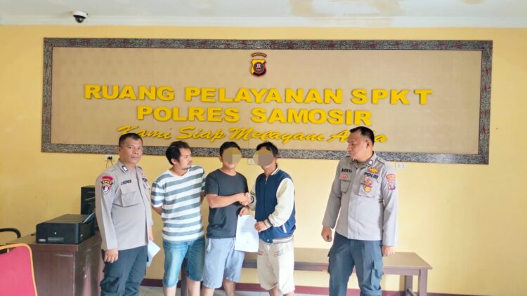 SPKT Polres Samosir menggelar kegiatan mediasi terkait tindak pidana penganiayaan yang terjadi di Cafe Permata Desa Lumban Pinggol Kecamatan Pangururan Kabupaten Samosir. Mediasi ini dilakukan pada Jum'at, 19 Januari 2024 di Ruangan SPKT Polres Samosir.