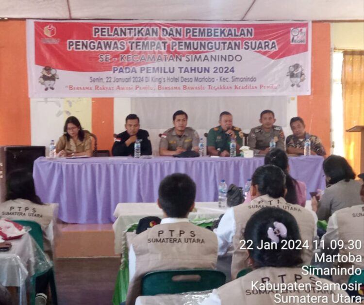 Kapolsek dan Bhabinkamtibmas Jajaran Polres Samosir turut menghadiri dan memberikan dukungan pada acara pelantikan dan pembekalan Pengawas Tempat Pemungutan Suara (PTPS) Pemilihan Umum tahun 2024 di Kabupaten Samosir. Kegiatan ini berlangsung dengan sukses pada hari ini, Senin, 22 Januari 2024.