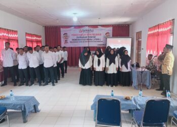 Panitia Pengawas Kecamatan (Panwascam) Paya Bakong, Kabupaten Aceh Utara, melantik sebanyak 51 Pengawas Tempat Pemungutan Suara (PTPS), Senin, 22 Januari 2024. Kegiatan pelantikan itu berlangsung di Aula SMPN 1 Paya Bakong, Kabupaten Aceh Utara.