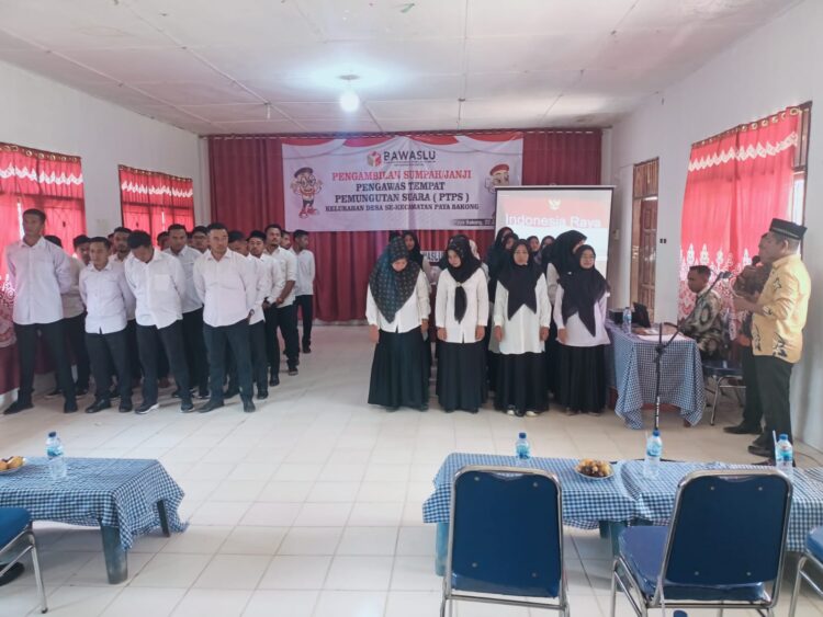Panitia Pengawas Kecamatan (Panwascam) Paya Bakong, Kabupaten Aceh Utara, melantik sebanyak 51 Pengawas Tempat Pemungutan Suara (PTPS), Senin, 22 Januari 2024. Kegiatan pelantikan itu berlangsung di Aula SMPN 1 Paya Bakong, Kabupaten Aceh Utara.