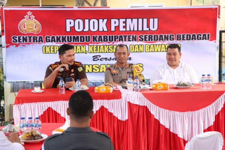 Sentra Penegakan Hukum Terpadu (Gakumdu) Kabupaten Serdangbedagai (Sergai) menggelar diskusi bertajuk Pemilu Damai, Sergai Damai bersama insan pers, di Lapangan Tembak Tantya Sudhirajati Polres Sergai, Senin (22/1/2024) sore.