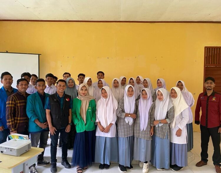 Forum Interaksi Mahasiswa Paya Bakong kembali menggelar kegiatan sosialisasi ke sekolah SMA N1 Paya Bakong, (23/06/2024).