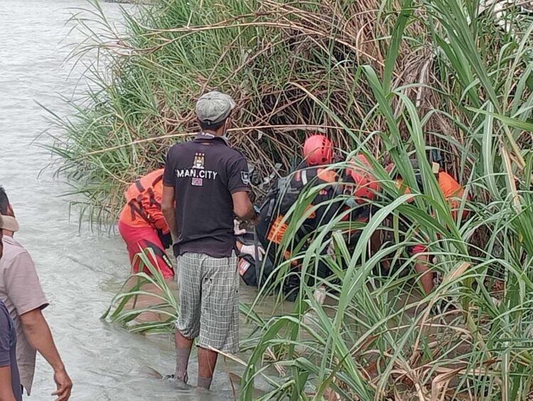 Jasad Rendi Sitepu (24) yang hanyut terbawa arus Sungai Lae Renun di Kecamatan Tanah Pinem Kabupaten Dairi akhirnya ditemukan, Rabu (24/1/2024) sekitar pukul 8 pagi.