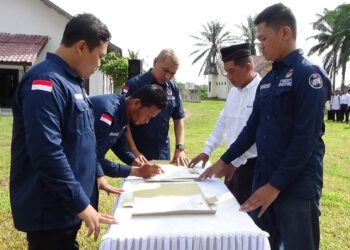 Sebanyak 448 petugas Kelompok Penyelenggara Pemungutan Suara (KPPS), Kecamatan Cot Girek, Aceh Utara, melaksanakan Pengambilan Sumpah dan Pelantikan, Kamis (25/01/2024).