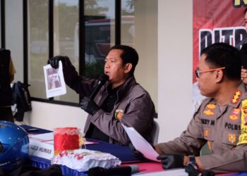 Dirkrimum Polda Riau Kombes Pol. Asep Darmawan saat memimpin Press Release di Mapolda Riau Pada Kamis, 25 Januari 2024 Sore, Turut hadir dalam gelar tersebut Kabid Humas Polda Riau Kombes. Pol. Hery Murwono, Dirkrimum dan Wadir Krimum Polda AKBP Sunhot Silalahi.
