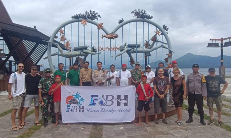 Polsek Pulau Bunaken secara resmi melaksanakan operasi pengamanan pada acara Tulude atau Kunci Tahun 2024 yang diselenggarakan oleh pihak gereja di Bunaken Kepulauan. Kegiatan ini, yang juga melibatkan tarian tradisional Cakalele, diadakan oleh Forum Bunaken Hebat (FBH) di Kelurahan Bunaken, Kecamatan Bunaken Kepulauan, Minggu (28/1/2024).