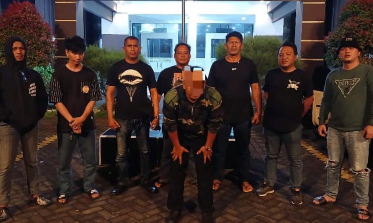 Tim Alfa Resmob On The Road (ROTR) Polresta Manado mengamankan tersangka pelaku Perbuatan cabul terhadap anak dibawah umur pada, Minggu (28/1/2024).