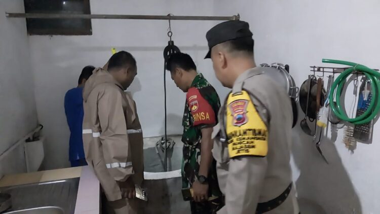 Seorang pria warga Kecamatan Kemangkon, Kabupaten Purbalingga nekat terjun ke sumur, Selasa (30/1/2024). Penyebabnya diduga akibat memiliki permasalahan hutang.