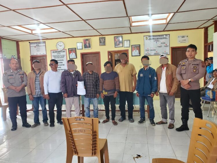 Suksesnya mediasi yang dilaksanakan SPKT Polres Samosir bersama kepala desa serta tokoh masyarakat membawa damai dalam dugaan tindak pidana penganiayaan. Pada hari Rabu, 31 Januari 2024, pukul 12:00 Wib, mediasi dilakukan di Kantor Desa Sipira Kecamatan Onanrunggu dan melibatkan pihak yang berselisih yaitu BS dan BPS.