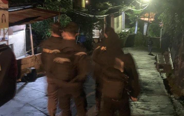 Jajaran Polresta Manado memberikan respons cepat terhadap laporan kejadian penganiayaan dan pengancaman terhadap seorang perempuan di Kelurahan Perkamil, Kecamatan Paal Dua. Laporan tersebut diterima melalui Call Centre 112/110 pada pukul 03.09 WITA, Rabu (31/1/2024).