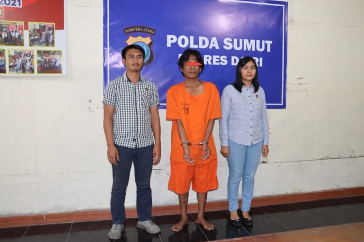 Polres Dairi ringkus pelaku Pencabulan seorang nenek berinsial RS yang berusia 77 tahun nyaris menjadi korban pemerkosaan yang dilakukan oleh tersangka JS 44 tahun di dalam rumahnya yang berlokasi di Kecamatan Silahisabungan Kabupaten Dairi. Kamis (01-02-2024)