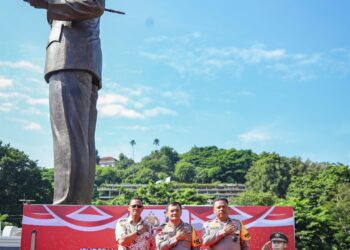 Peresmian monumen itu dipimpin langsung oleh Kapolda Jateng Irjen Pol Ahmad Luthfi didampingi Waka Polda Brigjen Agus Suryo Nugroho dan turut dihadiri seluruh PJU Polda Jateng serta para Kapolres jajaran. Jumat, (2/2/2024) pagi.