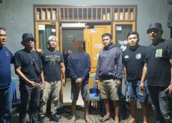 Tim BRAVO bersama Polsek Wanea berhasil mengamankan pelaku kasus penganiayaan yang menggunakan senjata tajam di pasar Karombasan. Kejadian ini bermula pada pukul 19.20 WITA di Karombasan Selatan, tepatnya di pasar setempat.