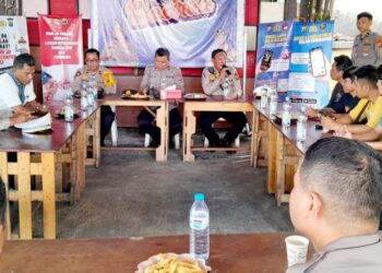 Polresta Manado, pada Jumat Bacirita yang diadakan menggelar forum diskusi serius untuk membahas isu terkini terkait Kamtibmas (Keamanan dan Ketertiban Masyarakat). Acara ini dihadiri oleh berbagai pihak, termasuk perwakilan dari komunitas masyarakat, tokoh agama, dan pelaku usaha setempat, Jumat (2/2/2024).