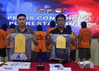 Kasat Narkoba AKP Hilman Muthalib di dampingi Kasi Humas Ipda Agus Haryono dalam Konferesi Pers yang dilakasanakan pada Jumat (2/2/2024), menyatakan apresiasinya terhadap dedikasi dan kerja keras anggota Sat Res Narkoba.