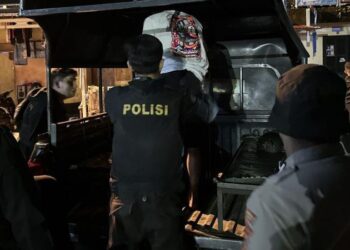 Jajaran Polresta Manado merespons cepat laporan dari Call Centre 112/110 terkait keributan sekelompok anak muda yang menggunakan senjata tajam di Karame Link.3, Kecamatan Singkil  (Foto : Dok/Polresta Manado)