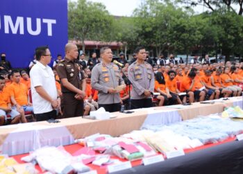 PAPARAN: Kapolda Sumut, Irjen Pol Agung Setya Imam Effendi memberi paparan terkait pengungkapan narkoba beberapa waktu lalu. (Foto Dok/ Polda Sumut)