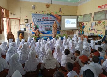 SD Pagedangan 02 Kec. Adiwerna Kab. Tegal, mengikutkan para Siswa seminar dengan tema Ayo kita belajar mengenal bersahabat dengan emosi untuk mencegah Bullying. Kegiatan seminar yang diadakan pagi ini diikuti 160 siswa siswi kelas 3,4,5 dan 6.