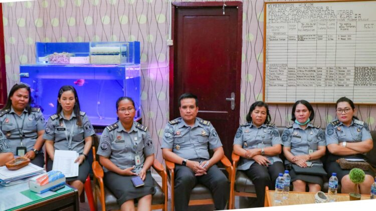 Lapas Kelas IIA Pematangsiantar turut menerima pemaparan seputar penyelenggarakan layanan Rehabilitasi sesuai Standar Rehabilitasi Pemasyarakatan, keperluan administrasi wbp yang diperlukan untuk kebutuhan rehabilitasi hingga pengoptimal anggaran Rehabilitasi