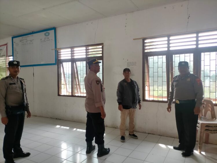 Polres Samosir bersama Polsek Jajaran melaksanakan pengecekan lokasi penyimpanan logistik Pemilu Tahun 2024 tingkat kecamatan se Kabupaten Samosir.