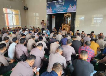 Polres Gowa menggelar peringatan Isra Mi’raj Nabi Muhammad SAW 1445 H/2024 M dengan tema “Hikmah Isra Mikraj Menanamkan Moral Dalam Mewujudkan Polri Presisi Siap Mengawal Pemilu Damai”. Acara berlangsung di Masjid Al Ghaffar Polres Gowa, Kamis (08/02/2024) pagi