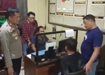 Polsek Ajibarang berhasil mengamankan seorang pria berinisial DS (45), warga Desa Balamoa Kec. Pangkah Kab. Tegal. Dia kepergok hendak mencuri motor di Desa Ajibarang Wetan, Kecamatan Ajibarang, Kabupaten Banyumas, Selasa (6/2/24) siang