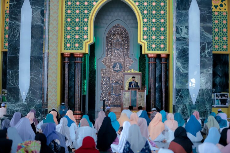 Pemerintah Kabupaten (Pemkab) Nagan Raya, Provinsi Aceh, melaksanakan tausiah yang diisi oleh Tgk. Umar Ismail, S.Ag dalam rangka memperingati Hari Isra’ dan Mi'raj Nabi Besar Muhammad SAW 1445 Hijriyah atau 2024 Masehi di Masjid Agung Baitul A'la (Masjid giok) kabupaten setempat, Kamis (8/2/2024).