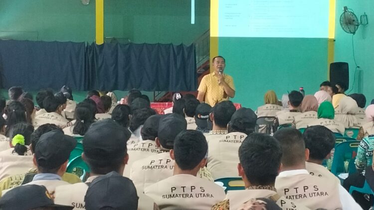 Bimtek Pengawas TPS Se- Kecamatan Tanah Jawa Pada Pemilu Tahun 2024 yang dilaksanakan di Hall mawar Nagori Balimbingan kecamatan tanah Jawa Sabtu (10/02/2024) sekitar pukul 09.00 wib yang dihadiri Ketua Panwascam Tanah Jawa Welly Holong Tambunan, Patar Pandiangan, Budiman, SH, selaku kepala sekretariat panwascam kecamatan tanah Jawa, PKD Se-Kecamatan Tanah Jawa, PTPS Se - Kecamatan Tanah Jawa.
