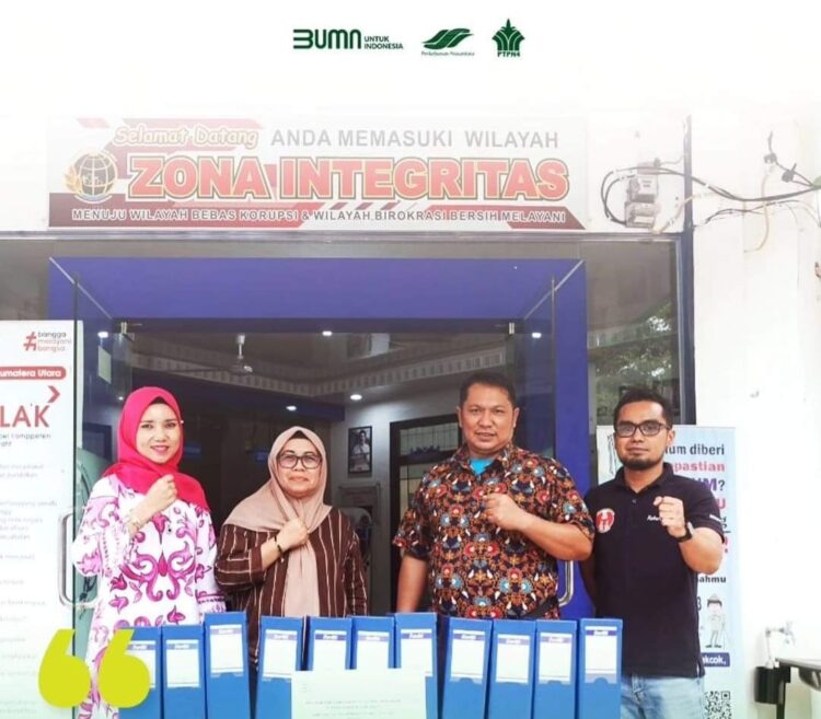 PTPN IV Regional II memberi bantuan 495 unit file box warkah kepada Badan Pertanahan Nasional (BPN) Mandailing Natal. Bantuan diserahkan melalui Asisten Tata Usaha dan Personalia PKS Timur Sastro Budiawan Nasution pada Rabu (7/2/2024).