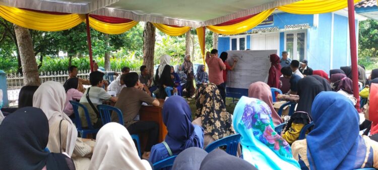 Kegiatan Simulasi pemungutan dan penghitungan suara Pemilu 2024 yang digelar salah satu PPS di Kelurahan Kedaton Kecamatan Kayuagung Kabupaten Ogan Komering Ilir (OKI) Sumatera Selatan. Senin (12/02/24)