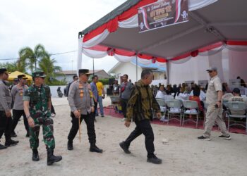 TINJAU: Kapolda Sumut, Irjen Pol Agung Setya Imam Effendi meninjau TPS 02 di Kelurahan Anggrung, Kecamatan Medan Polonia, Rabu (14/2/2024). (Foto Dok/ Polda Sumut)