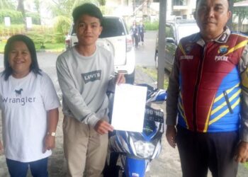 Bhabinkamtibmas Polsek Mapanget, AIPTU R. Bandola, bersama Ka.Spk Plug A. AIPTU Sjamsuddin, melakukan kegiatan Problem Solving (PS) di Mapolsek Mapanget
