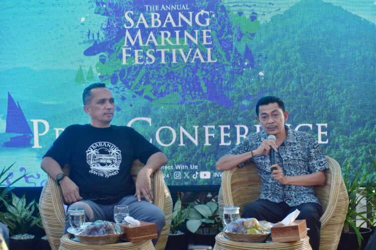 Pj Wali Kota Sabang Reza Fahlevi, Kamis (15/2) pada Konferensi Pers SMF24, di Tugu Kembar Sabang-Merauke, yang turut dihadiri Wakil Kepala BPKS T. Zanuarsyah, serta Kabid Pemasaran Dinas Kebudayaan dan Pariwisata Aceh T. Hendra Faisal.