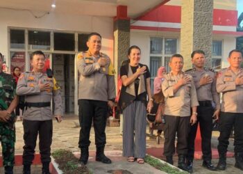 Kapolresta Manado, Kombes Pol Julianto Sirait, memimpin serangkaian kegiatan pengecekan pleno PPK di beberapa wilayah Kecamatan yang ada di wilayah Hukum Polresta Manado. Pengecekan dilakukan di beberapa tempat, termasuk Kecamatan Tuminting, Bunaken Darat, Pall 2, Tikala, Wanea, dan Sario, Minggu (18/2/2024).