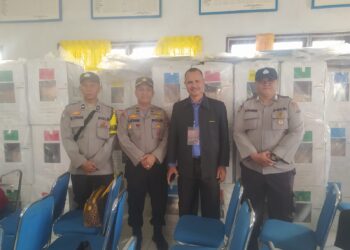 Kegiatan rekapitulasi suara dilakukan di masing-masing kantor camat, dengan pengamanan yang dipimpin oleh Masing - masing Perwira Pengendali dari Polres Samosir di tiap Kecamatan. Selasa, (20/02/2024).
