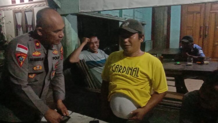 Kapolsek Kompol M. Nainggolan dan Unit Reskrim Polsek Tanah Jawa beserta anggota Polsek Tanah Jawa langsung turun ke lapangan melakukan penyelidikan di lokasi yang di informasikan. Turut mendampingi di TKP Gamot (Kadus) dan masyarakat serta insan pers.
