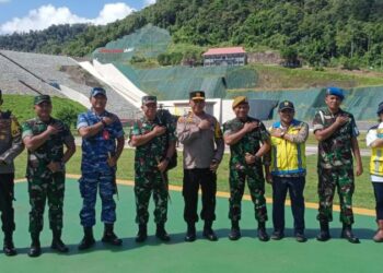 Kapolda Sulawesi Utara Irjen Pol Yudhiawan didampingi pejabat TNI, yaitu Pangdam XIII/Merdeka Mayjen TNI Legowo W. R. Jatmiko, Danlanudsri Marsma TNI Ramot C. P. Sinaga dan Danlantamal Laksma TNI Nouldy J. Tangka mengunjungi Bendungan Lolak, di Desa Pindol, Kecamatan Lolak, Kabupaten Bolaang Mongondow (Bolmong), Rabu (21/2/2024) pagi.