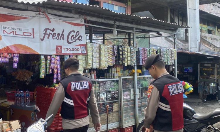 Patroli Rayon Gabungan Samapta Polresta Manado telah melaksanakan Giat Patroli Dialogis di seputaran Terminal Paal Dua. Langkah ini diambil sebagai upaya antisipasi terhadap potensi hal-hal yang dapat menonjol dan memastikan situasi tetap terpantau aman dan terkendali, Kamis (22/1/2024).