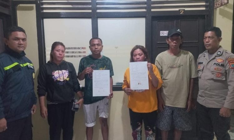 Personel Polsek Tuminting, Aiptu I. Rahman, dan piket Bhabinkamtibmas Aipda F. Elias, sukses melakukan mediasi dalam penyelesaian permasalahan perselingkuhan yang melibatkan pihak Rahman Pou dari Kelurahan Sindulang dan Santi Tilitu dari Kelurahan Sindulang. Kedua belah pihak, beserta pasangan masing-masing, dipertemukan di kantor Polsek Tuminting, Minggu (25/2/2024).
