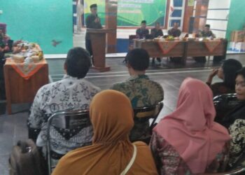 Rapat Anggota Tahunan bertempat di gedung PGRI Slawi. Selain para anggota, acara juga dihadiri Koordinatoor Wilayah Kecamatan Slawi (KWK) Dikbud, Badan pengawas dan Dinas terkait.