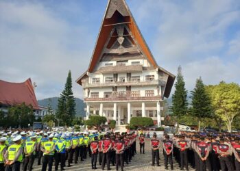APEL PENGAMANAN: Apel pengamanan event internasional F1 Powerboat Danau Toba di halaman kantor Bupati Toba, Rabu (28/2/2024). (Foto Dok/ Polda Sumut)