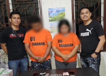 Tersangka "VA(26)” warga Huta 3 Tanjung Pasir Kelurahan Tanjung Pasir Kecamatan Tanah Jawa Kabupaten Simalungun dan tersangka RR (20) yang berhasil diamankan Polisi