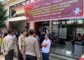 Kapolres Dairi AKBP Agus Bahari, P.A., SIK, SH, M.Si memonitor pelaksanaan Pengamanan Rapat Pleno Terbuka Rekapitulasi Hasil Perhitungan Perolehan Suara di Tingkat Kabupaten Dairi Dalam Pemilihan Umum Tahun 2024.