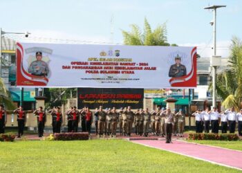 Gelar Pasukan Operasi Keselamatan Samrat 2024, di Lapangan Presisi Polda Sulut, Jumat (1/3/2024).