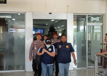 Penyidik Subdit 3 Tipidkor Ditreskrimsus Polda Aceh menjemput satu orang tersangka kasus beasiswa berinisial DS dari Lapas Narkotika kelas IIA Cipinang, Jakarta, Kamis, 29 Februari 2024.