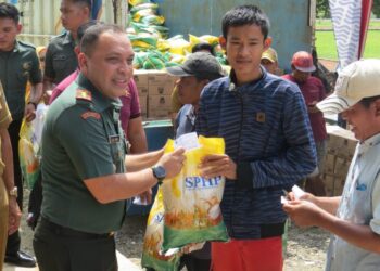 Operasi Pasar Murah yang dihadiri langsung Komandan Kodim 0402/OKI Letkol Inf Irsyad Mahdi Pane beserta forum komunikasi pimpinan daerah (Forkopimda) Ogan Komering Ilir, Senin (26/2/24).