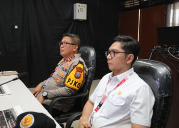 TINJAU: Komisioner Kompolnas, Yusuf Warsyim meninjau Command Center bersama Kapoldasu Irjen Pol Agung Setya Imam Effendi di Balige, Kabupaten Toba, Minggu (3/3/2024). (Foto Dok/ Polda Sumut